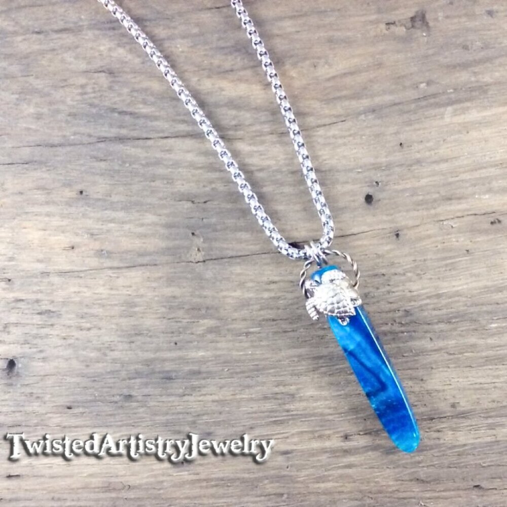 Sea Turtle and Blue Agate Shard Pendant Necklace - Picture 3 of 6